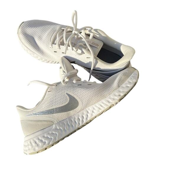 Nike Revolution 5, running sneakers, women's size 8.5 - Picture 3 of 6